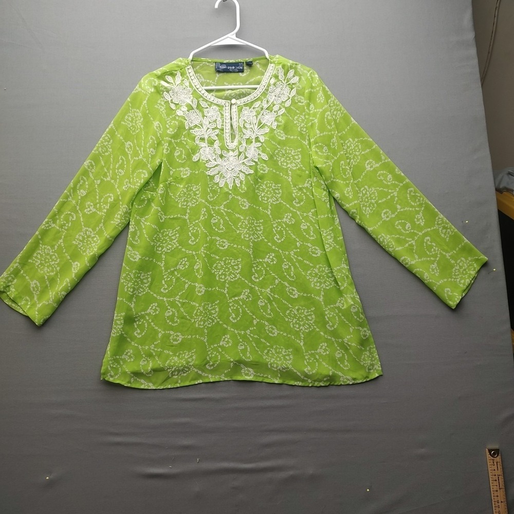Susan‎ Graves Women's Green Floral Blouse  Size Medium Long Sleeve